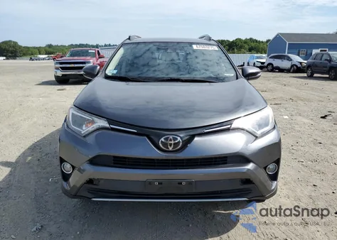 2017 Toyota Rav4 Xle z USA, uszkodzony, nr VIN JTMRFREV6HJ125461